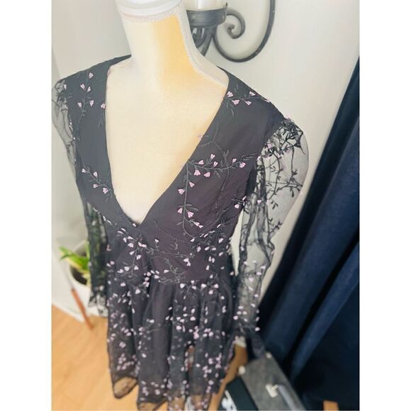 HELSI Ella Embroidered Long Sleeve Deep V-Neck Midi Dress, Black, XL, 12/14, NWT - Picture 16 of 17